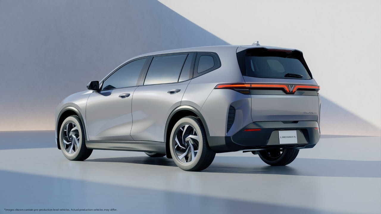 vinfast-limo-green-sau